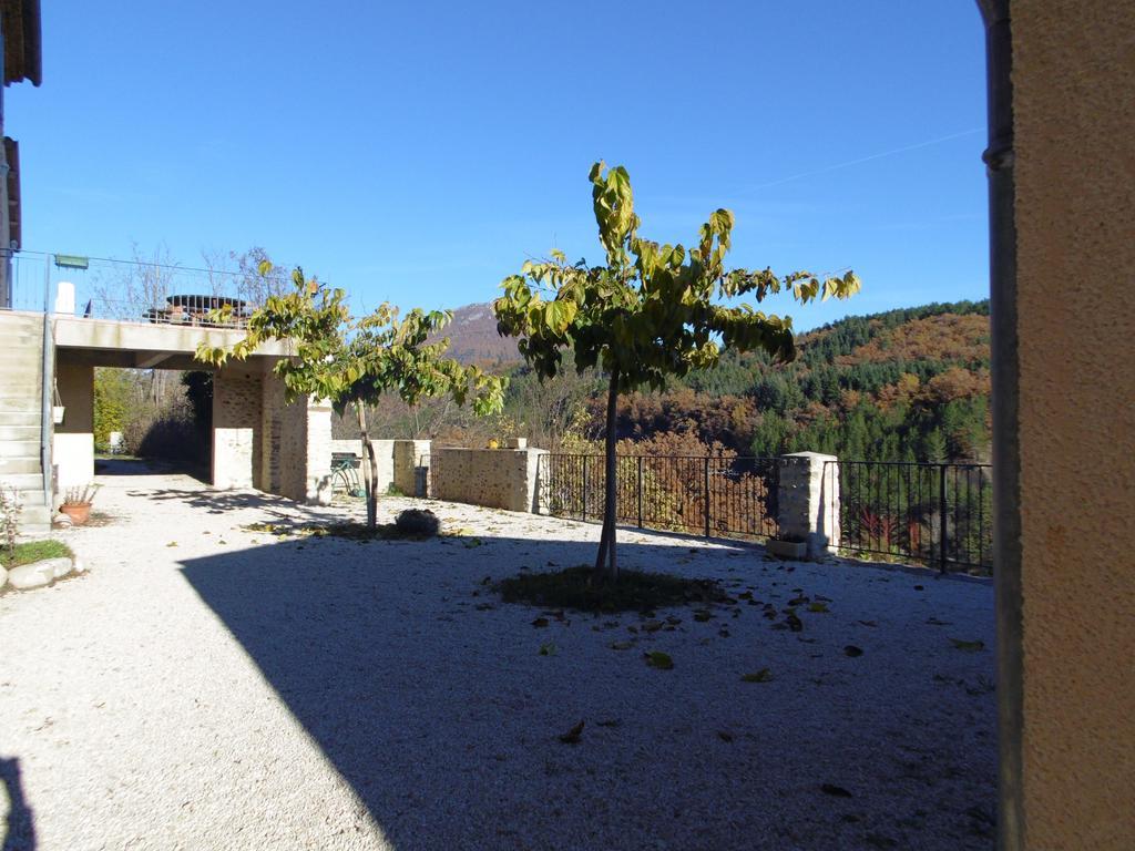 La Ferme De Valauris Bed & Breakfast Sisteron Ngoại thất bức ảnh